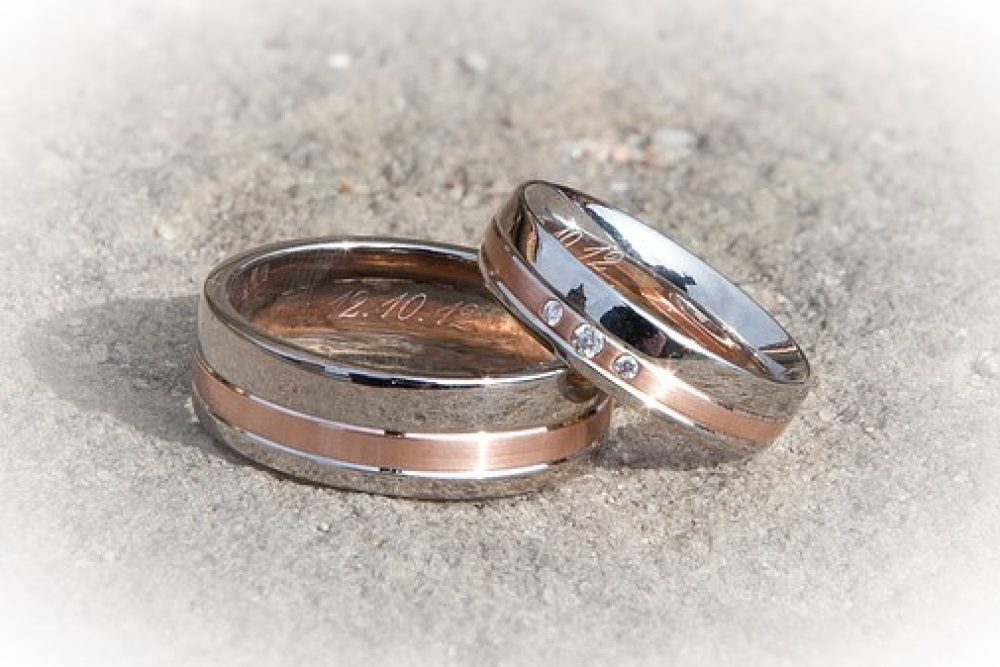 Titanium Wedding Rings – Pros and Cons